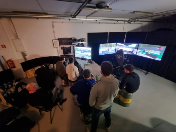Hourly rental of SIM83-MS06 Driving Simulator
